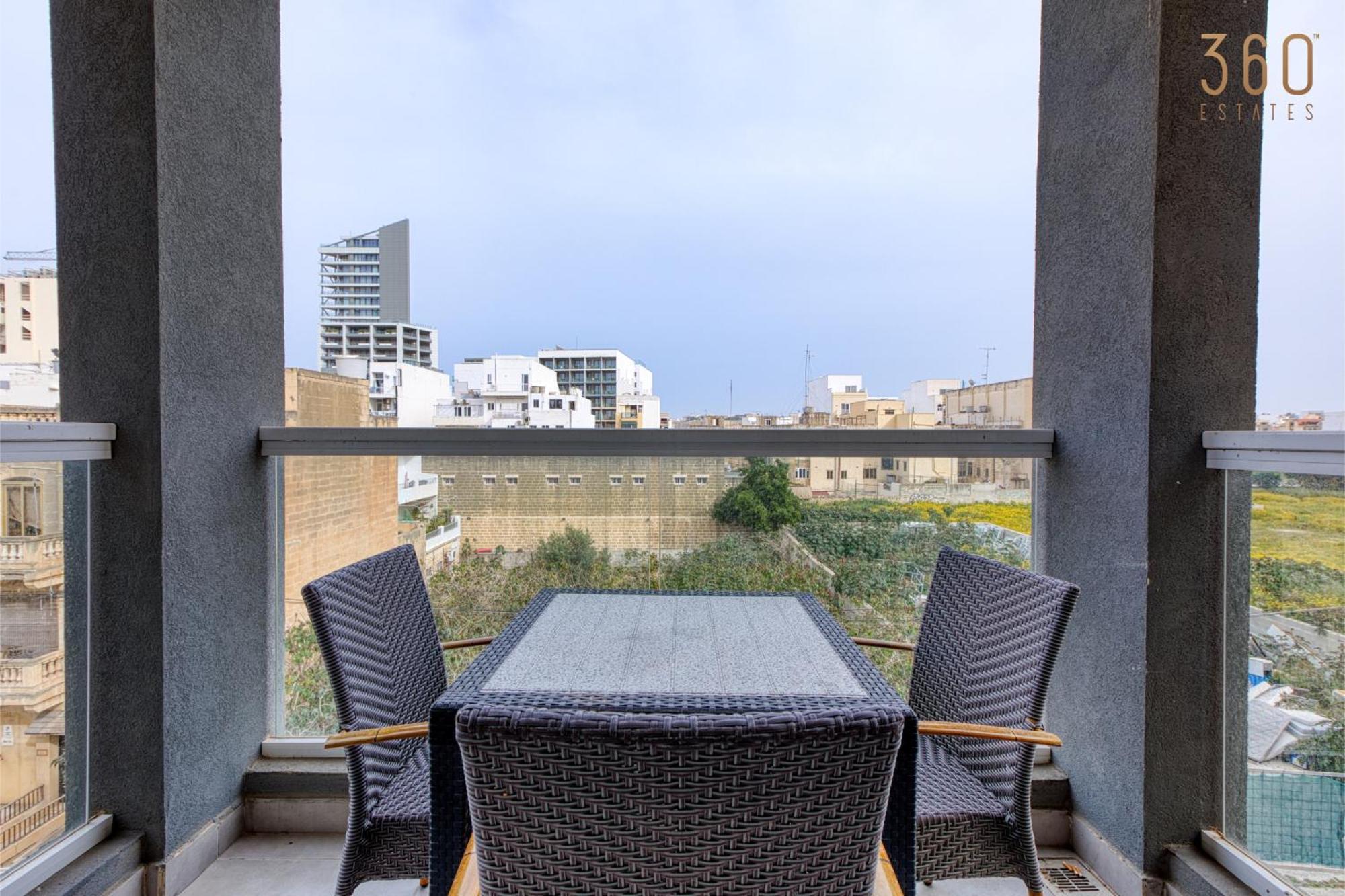 A Lovely 3 Bedroom, 3 Baths Home In The Centre Of Gzira By 360 Estates Exterior photo